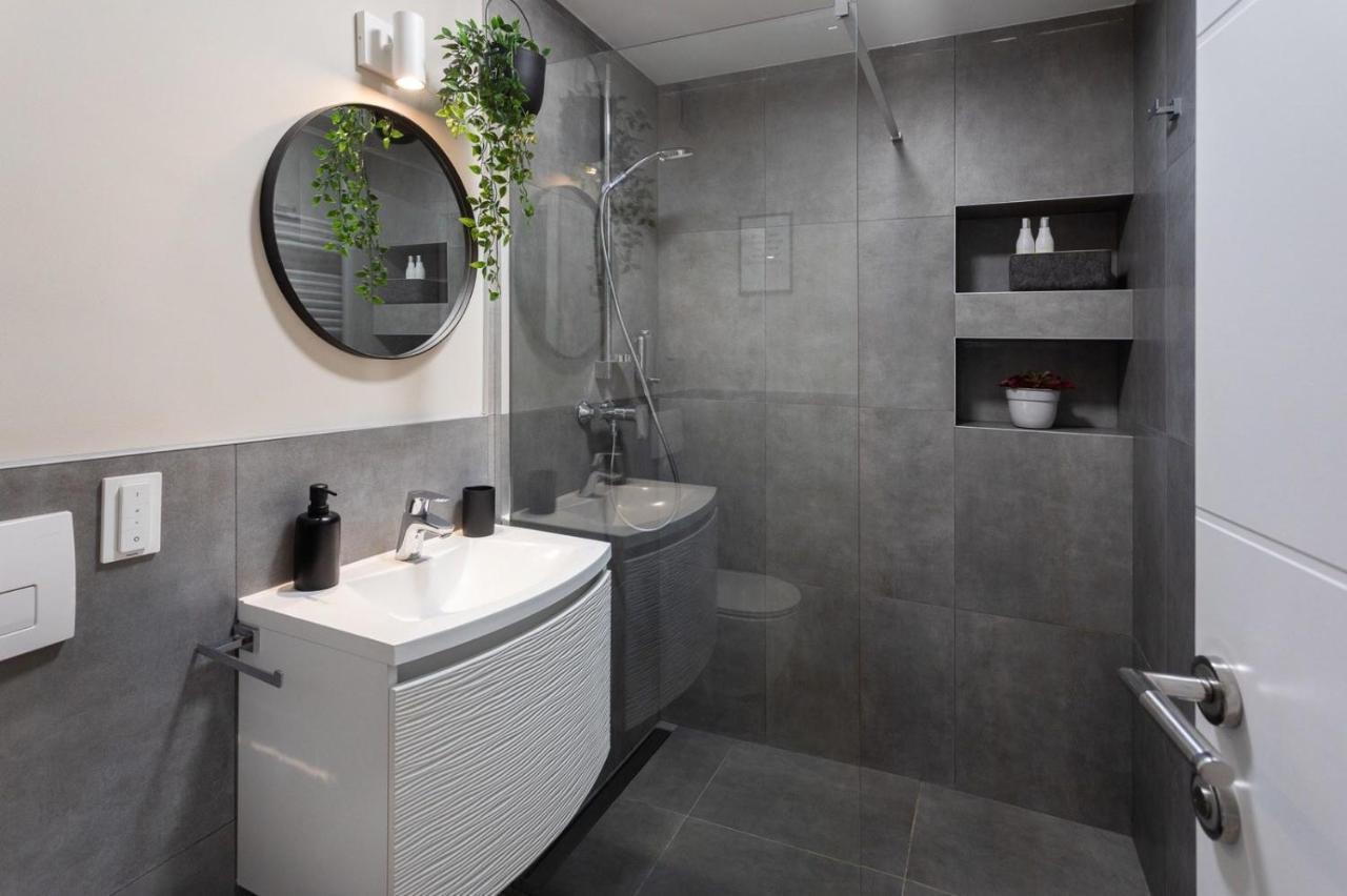 Stylish Urban Oasis Apartment *